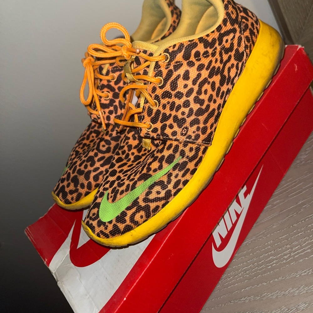 Nike Roshe Lepoard, Size 7 in Men Good condition